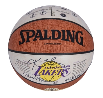 2000-01 Limited Edition Los Angeles Lakers Team Signed Spalding Basketball Featuring Kobe Bryant, Shaquille ONeal & More! (Beckett)